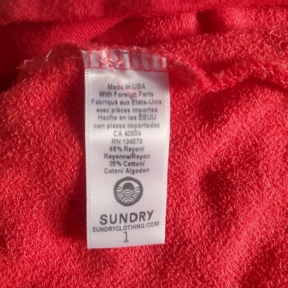 New Sundry Rainbow Heart Graphic Pullover Sweatshirt NWT Size 1/Small - Picture 5 of 7